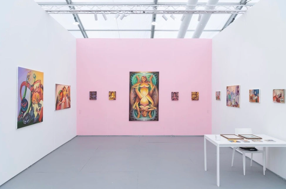 Read more about the article Untitled Art 2023 provided a platform for Her Clique Womxn Prize Award with Niru Ratnam gallery as a winner