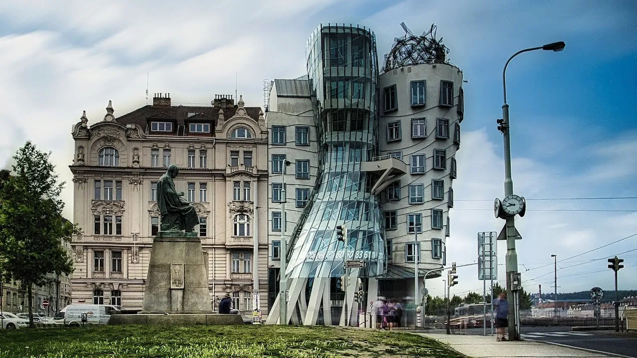 frank gehry dancing house modern architecture 1