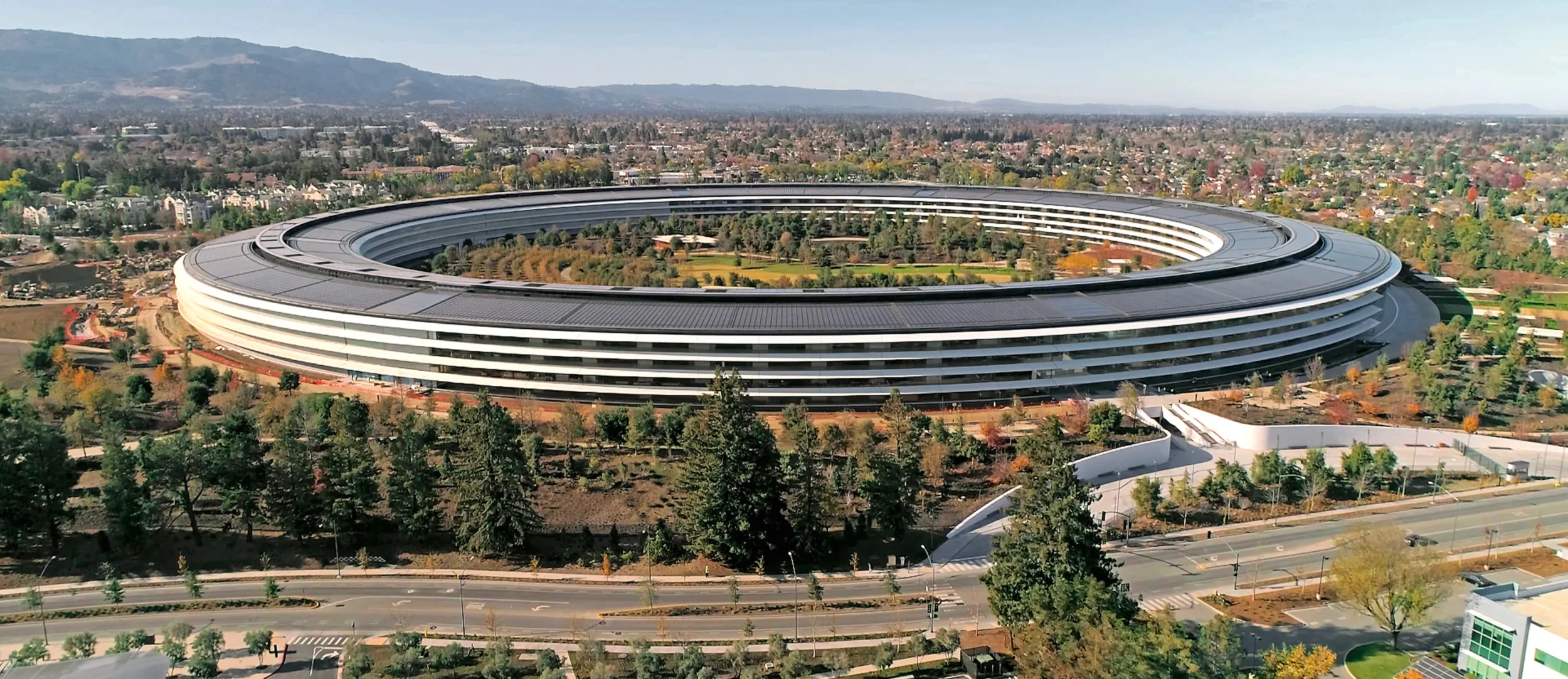 modern architects norman foster apple park