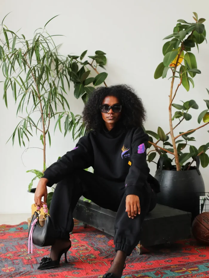 BLACK FLEECE HOODIE - Image 4