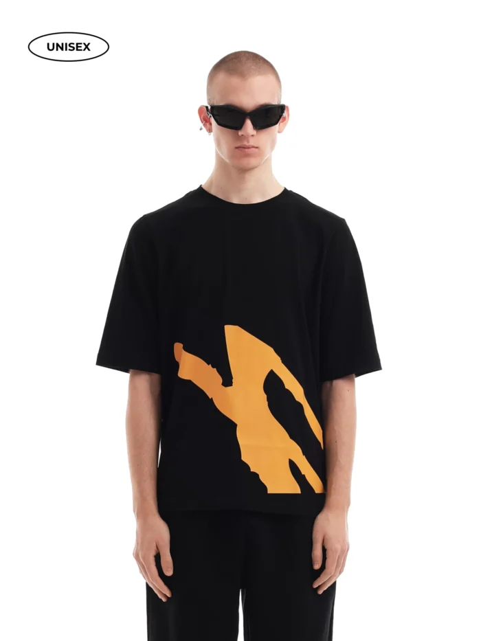 OVERSIZED BLACK TEE