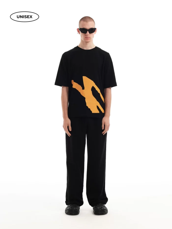 OVERSIZED BLACK TEE - Image 2