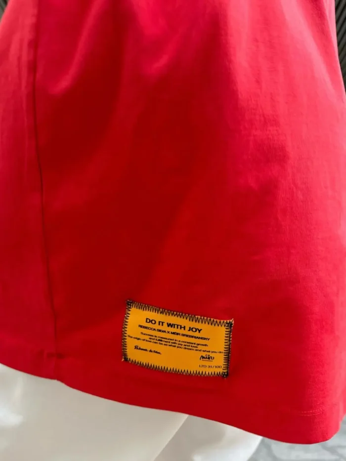 RED T-SHIRT "DO IT WITH JOY" - Image 9