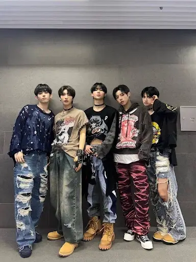 5 kpop singers showing streetwear outfit ideas with different outtfits