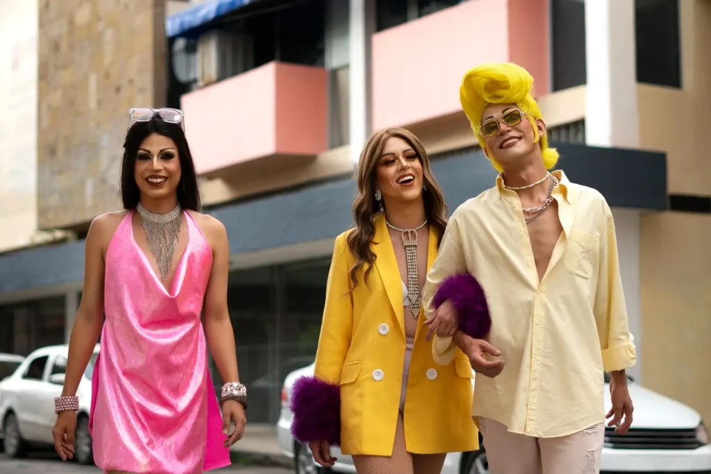 Breaking Fashion Borders