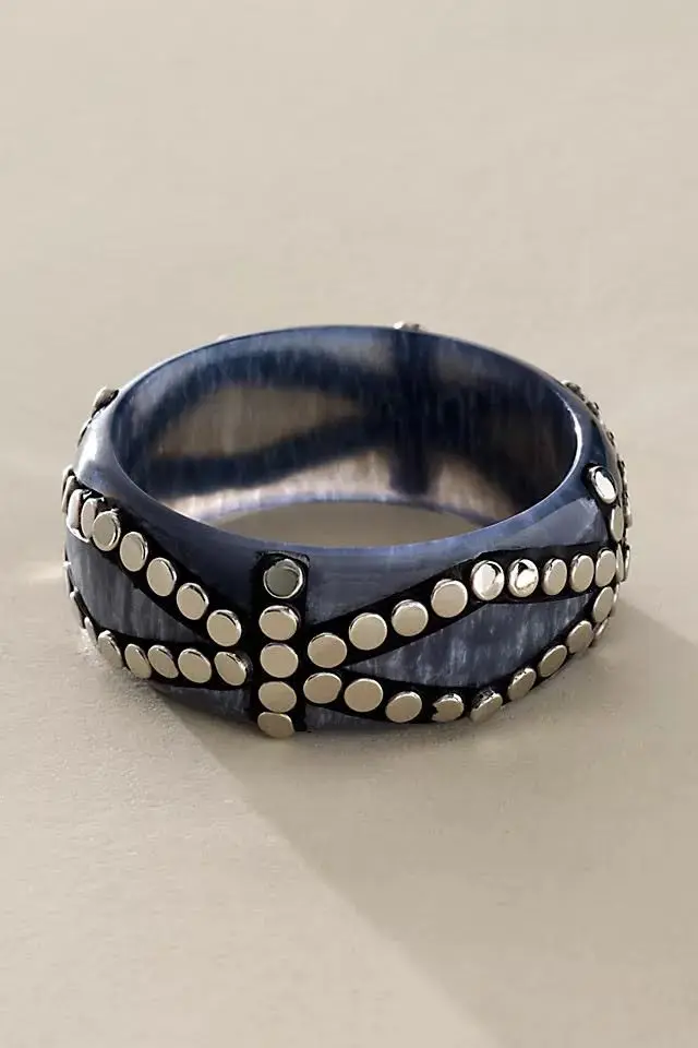 A simple fall trendy bangle.