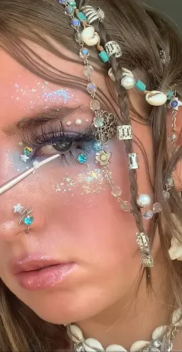 A girl mermaidcore 2026 style makeup