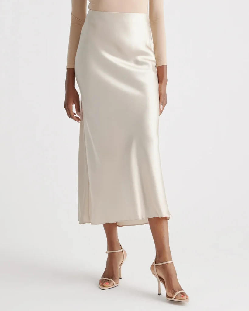 a trendy fall winter skirt