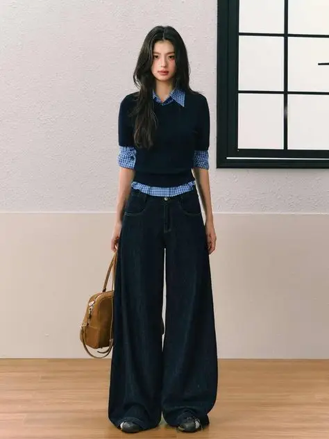 A girl showing ACGN Culture Styles (Manga, Anime, Gaming) douyin look