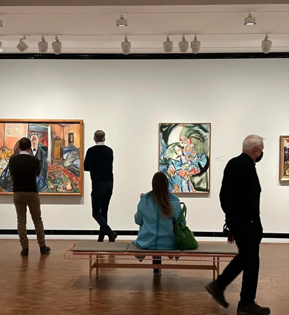 how to get into art galleries guide look