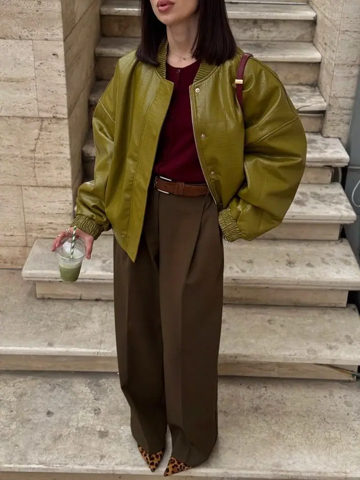 a girl in Glamoratti-vs-Other Aesthetics fashion