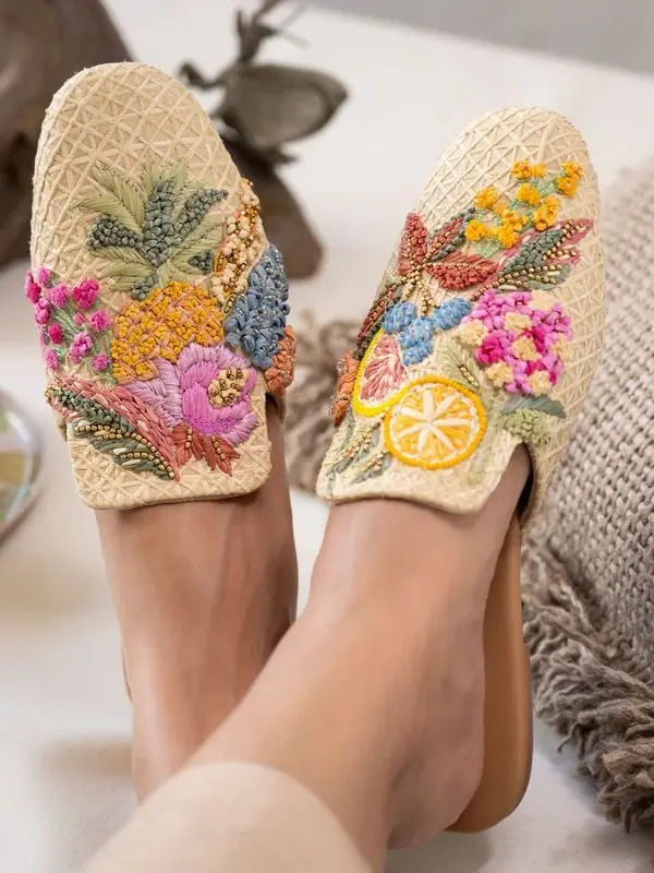 embrioded handcraft design on women shoes
