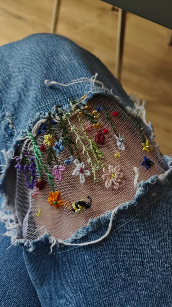 embroided cutted hole of jeans