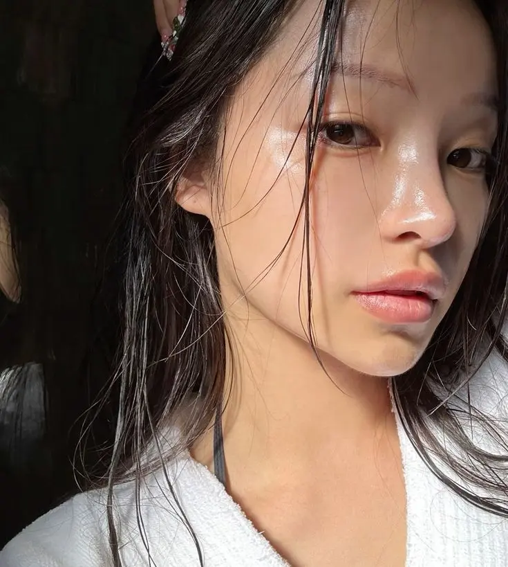 a women with glass skin
