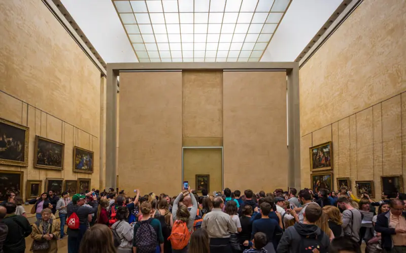 art exhibition at louvre art mueseum
