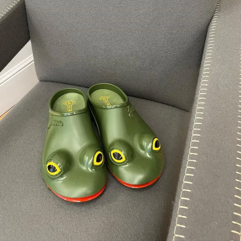frog shoes