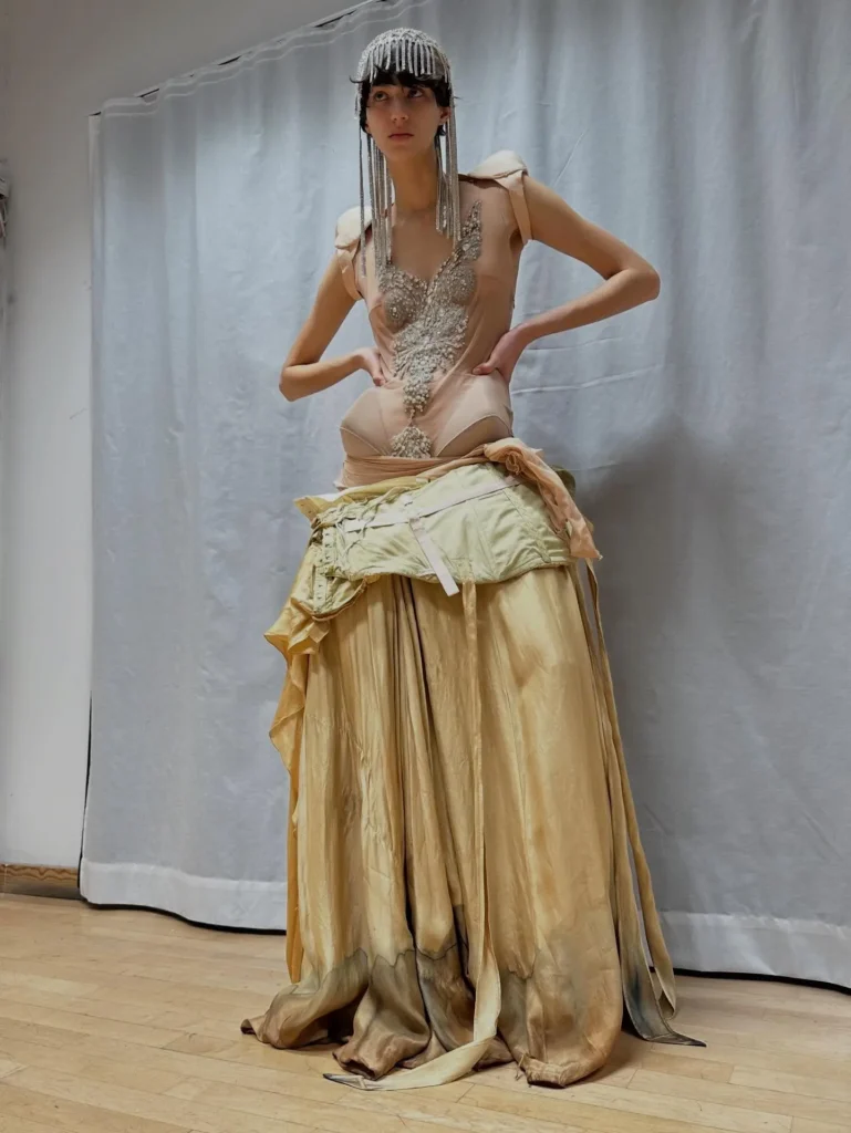 Simon Carle sculptural look