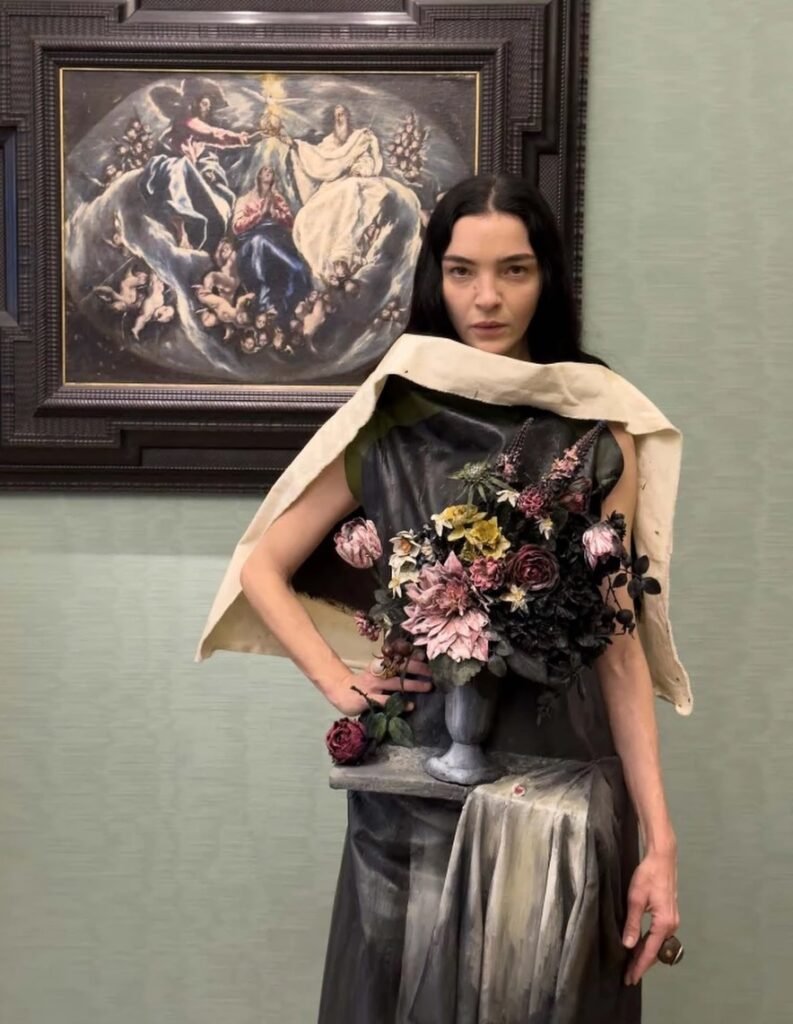 a female model in Daniel Del Valle "the narcisst collection look